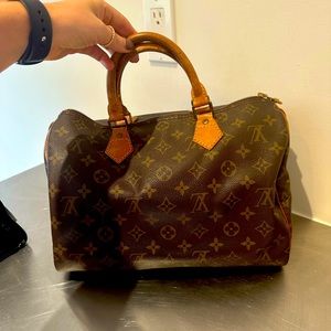 Authentic Louis Vuitton speedy